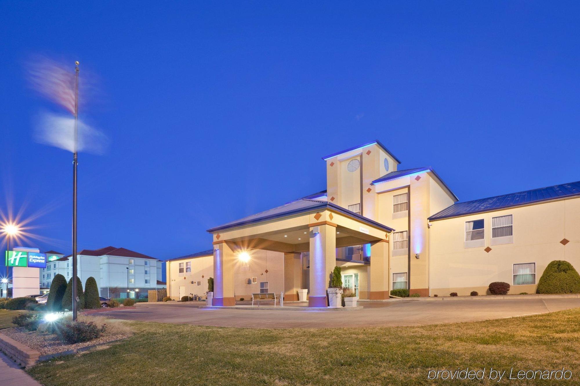 Windsor Inn & Suites دودج سيتي المظهر الخارجي الصورة